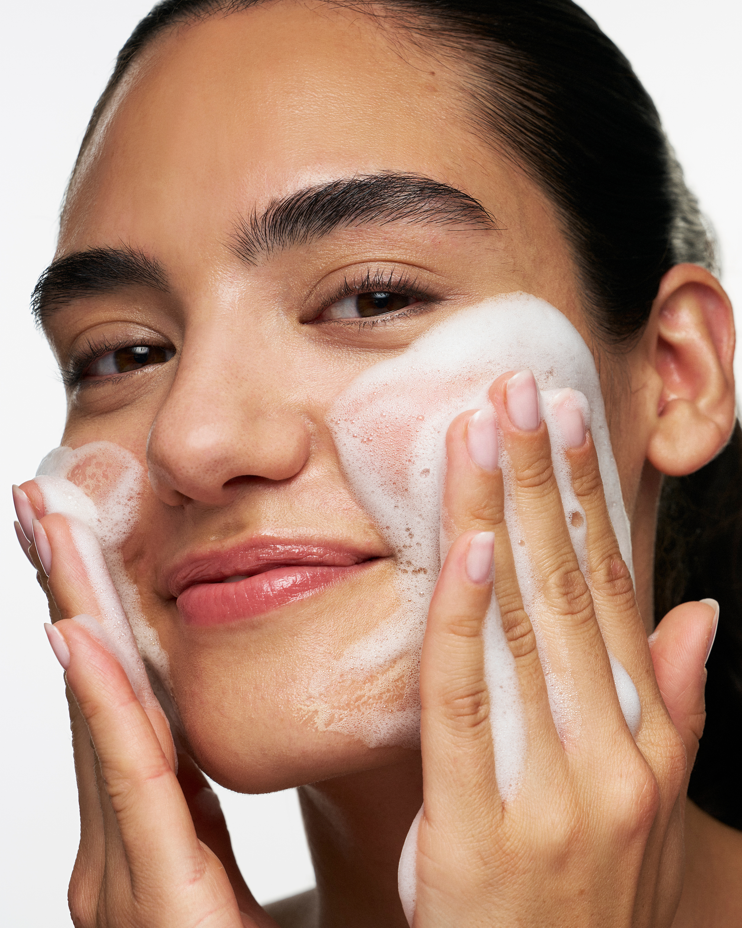 Foaming Glow Cleanser